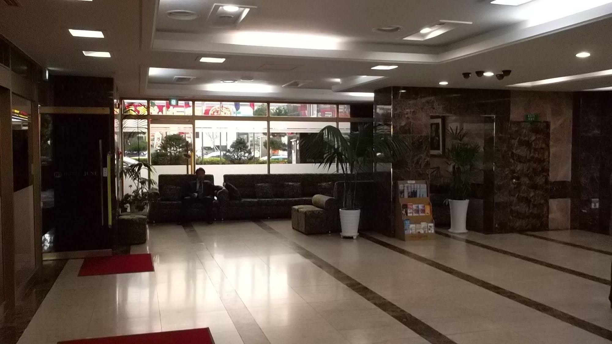 Incheon Airport Hotel June מראה חיצוני תמונה